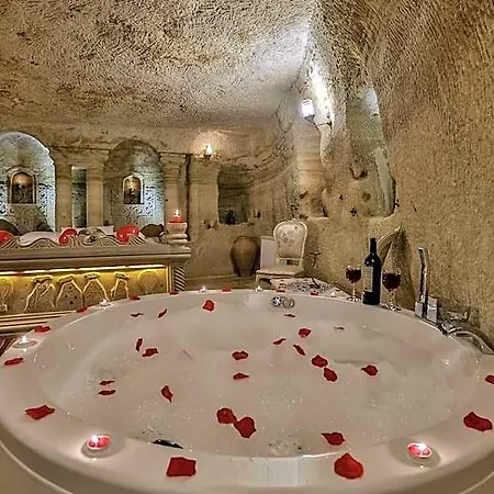 Serenus Cave Szálloda *